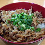 久”留米 大龍ラーメン - 甘辛く煮たほぐしチャーシューがのったブーブー丼。
