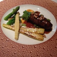 レストラン マノワ - ★8伊豆天城山の夏鹿とフォアグラのカイエット（ミンチ肉）ロースト　様々な香辛料のソースで