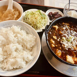 中国料理 晨怡 - ◆麻婆豆腐ランチ 780円税込
            ＋白飯.柴漬け.玉子スープ.サラダ.杏仁豆腐
            