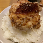 Sainiku Shunsai Ando - ご飯にのせてみた
                        これで大きさを判断