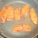 丸重商店 - 週末は焼肉♬絶妙なタレに漬けてあるものを購入。