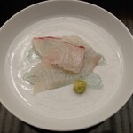 季節料理　なかしま - 刺身（鯛、藻塩、広島レモン、吉和の山葵）