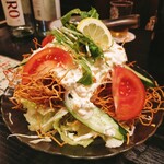 弥助 - 揚げ麺タルタルサラダ