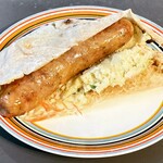 BARU 竹末 - 自家製ソーセージのピタパンサンド(780円)