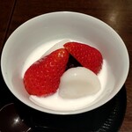 一徹 - 自家製白玉苺あんこ