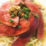 Domestic beef tataki topped with peperoncino