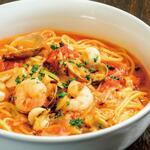 Seafood spicy tomato spaghetti (soup type)