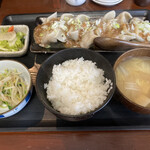 Gyouza Semmon Tenka Watoan - 水餃子定食　納豆ソースがかかっている