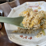 中華食堂 かどや - シンプルな半炒飯もウマし♡