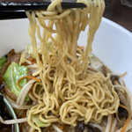 中華食堂 かどや - 豚バラそばの麺