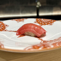 麻布十番 鮨 無銘 - マグロの中トロ