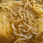 餃子の王将 - 麺アップ(麺を天地返しすると、この状態で一塊に )