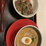 ほうせい丸 - 牛煮込み飯　えび味噌ラーメンセット