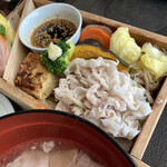 Ichinii San - 黒豚の野菜蒸しセット