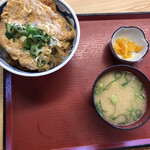 Niihama Kokuryou Shokudou - カツ丼。豚の甘さとかは無いが標準的なカツ丼。