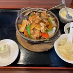 Chuuka Ryouri Kouryuu - 本日の日替わり（長芋と鶏肉の土鍋ごはん）800円