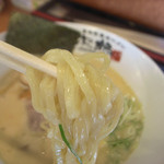 黒毛牛骨ラーメン 牛次郎 - １-２）デフォルトの中太麺