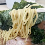 横浜家系ラーメン 田中 - 麺