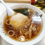 春木屋 - まずは素の中華そば（900円）