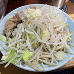 ラーメン髭 - ラーメン、ニンニク少なめ