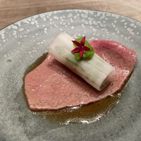 USHIGORO S. GINZA - 厳選赤身の焼きしゃぶ  ウドと木の芽と芹添え