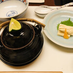 Ume No Hana - 松茸の土瓶蒸し　たぐり湯葉のお造り