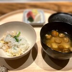 温石 - 滑子と豆腐の味噌汁・香の物