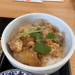 乙蕎麦 - トッピングの三つ葉が味を引き立てます