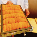 恵比寿 鮨 ふじまさ - ぎっしり雲丹をみせるユーモア