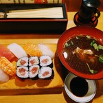 Sushidokoro Yuuki - 令和5年3月 ランチタイム
                        すし定食 850円
                        マグロ、イカ、サーモン、鯛、ハマチ、海老、鉄火七分巻き一本、赤出汁