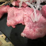 しらさぎの宿 丸福 - タン元が登場。