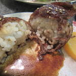 しらさぎの宿 丸福 - 肉まきおにぎり断面