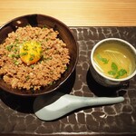 とり茶太郎 - そぼろ丼 + スープ