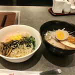徳壽  - ビビンバ　ハーフ冷麺