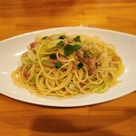 Powaro - キャベツとベーコンのアンチョビ風味　　　　　　　スパゲッティーニ