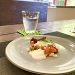パスト エ カフェ 幸庵 - ●前菜1
      自分で作るポテトサラダ（インサラータ・ルッサ）
      サーモン・人参・ブロッコリー・ヨーグルトソース