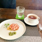 パスト エ カフェ 幸庵 - ●ドルチェ
      どら焼き生地とクリームチーズ餡のパンケーキ
      キュウイのコンフィチュール・金柑のコンポート