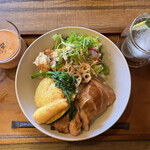 CEDAR WORKS - 杉焼きランチのセットの方。