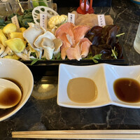 シャングリラズシークレット 銀座店 - しゃぶしゃぶ盛り合わせ（きのこ４種、季節野菜、国産鶏むね肉）