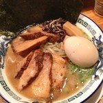 Ramen Tatsu - 夕飯HappyTime(＾ｰ^)ノ得達 チャーシュートッピング☆ひさびさの達のラーメンで、死ぬほど美味しかった( ´ ▽ ` )ﾉ替え玉してしまった♡