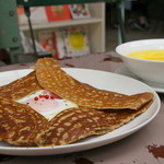 カフェ・ドゥ・リエーヴル うさぎ館 - 生ハム・卵とチーズのガレットとにんじんと豆乳のポタージュ