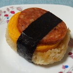 NewDays - ポーク玉子バーガーおにぎり（360円）