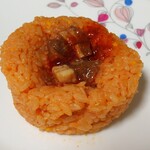 NewDays - 一風堂監修　赤丸風辛味噌チャーシューおにぎり（230円）