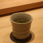 鮨 しみづ - 熱い緑茶