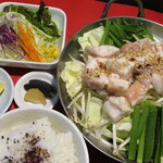 名古屋もつ鍋 暖ぺい - 料理写真:もつ鍋、定食
