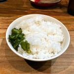 ラーメン 洞くつ家 - ライス100円。