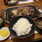 本格和牛肉料理 牛屋 - 