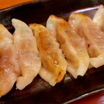 沖縄料理・島酒 たろんち - アグー豚の餃子