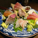 プライベート個室×旬菜居酒屋　魚々ろ - お造り大漁盛り（７種）