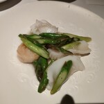 中国料理 星ヶ岡 - ホタテとイカとアスパラの炒めもの